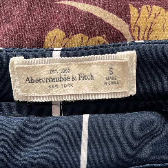 Abercrombie skort - Picture 3 of 3